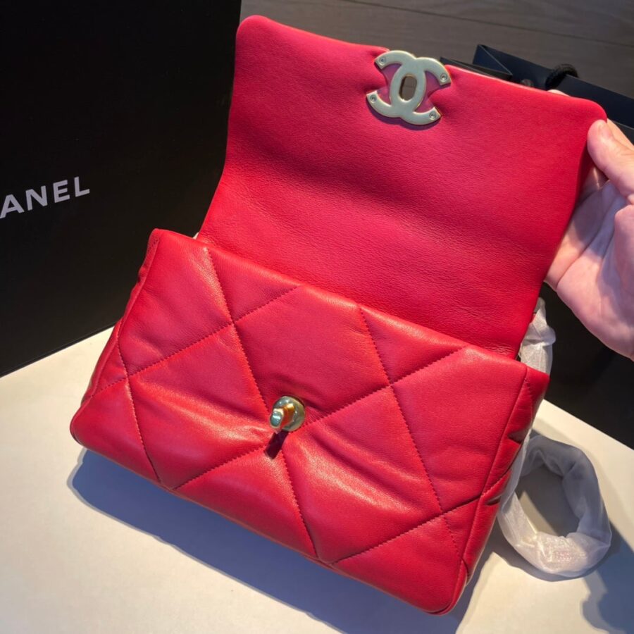 Designer Flap Bag red – front view
