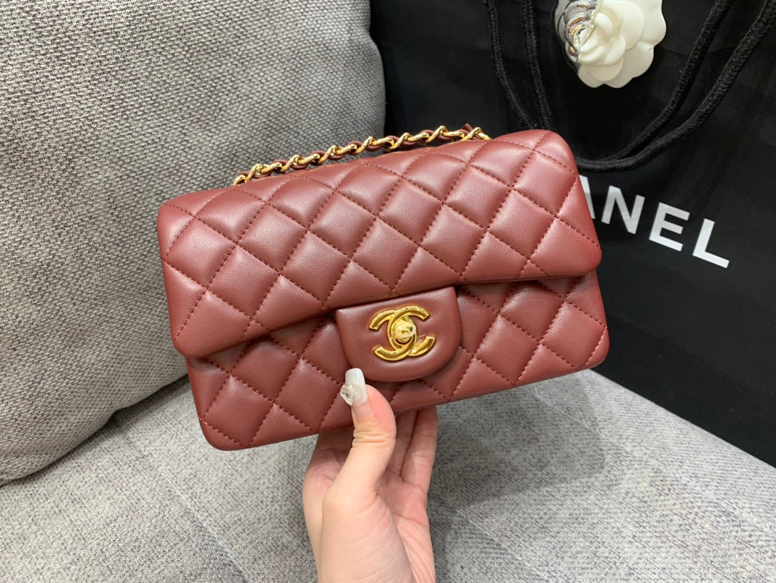 Designer Flap Bag gold – front view