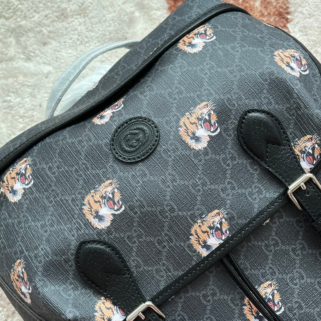 Tiger Print متوسط Backpack 43 IN أسود Canvas AND جلد TRIM