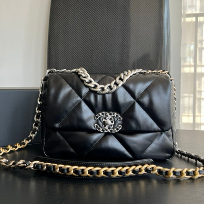 Designer Flap Bag black – front view