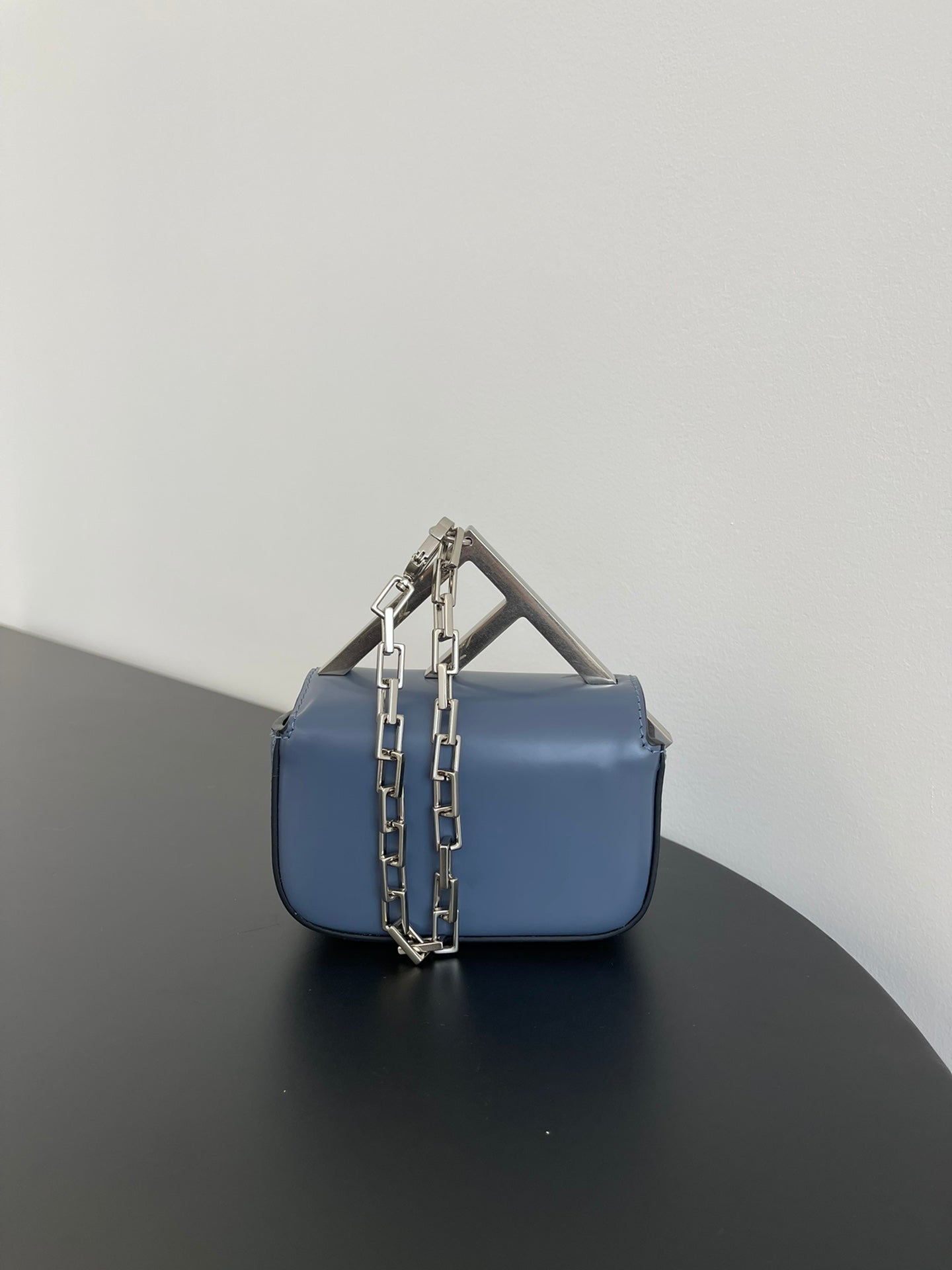 Fendi ميني First Sight 13 BAG IN Pigeon أزرق جلد عجل WITH فضي H…