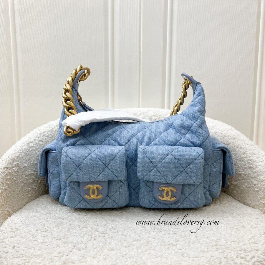 Chanel Hobo blue bag – front view