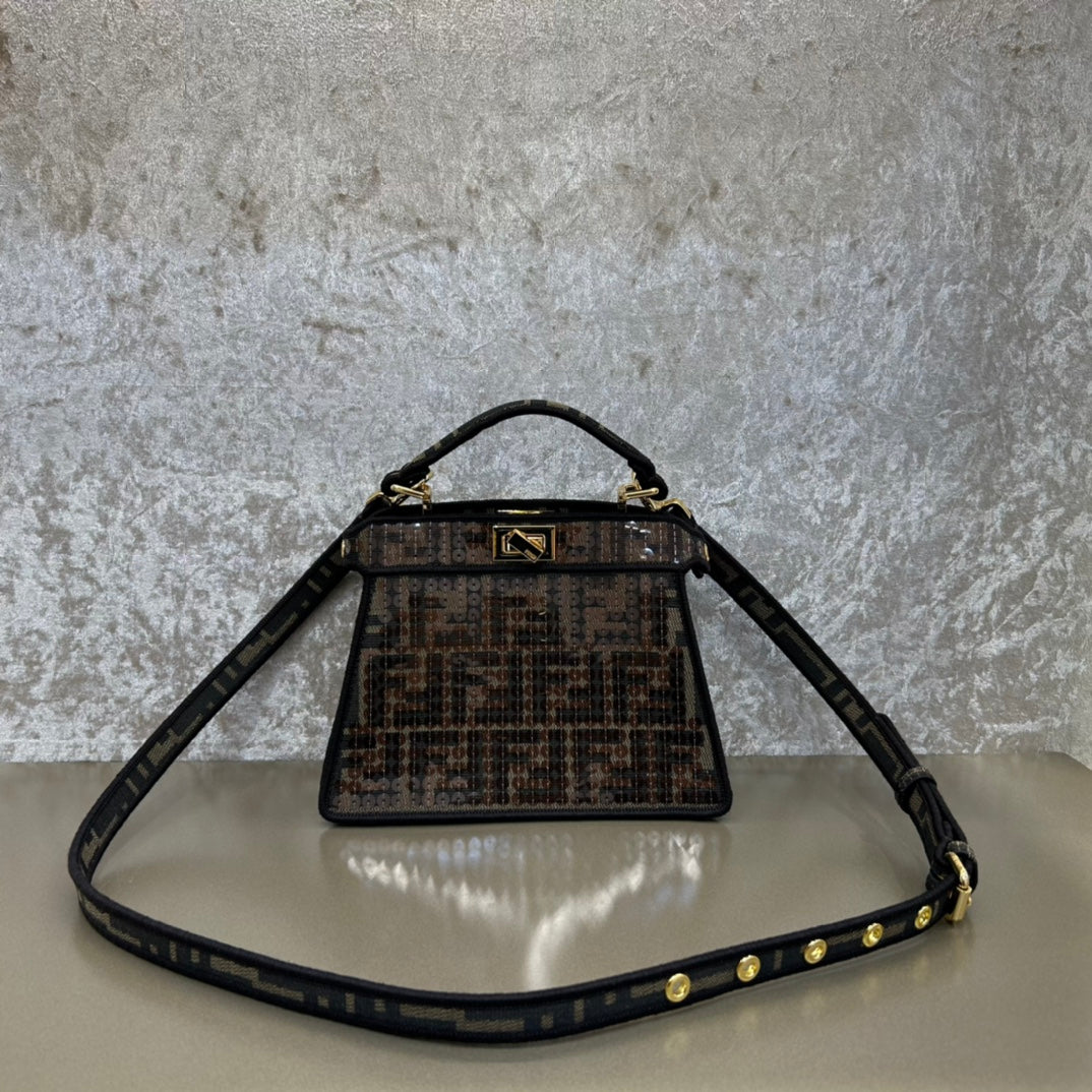 Fendi Peekaboo Iseeu 20 BAG IN Chocolate بني MIX أسود Nappa Leat…