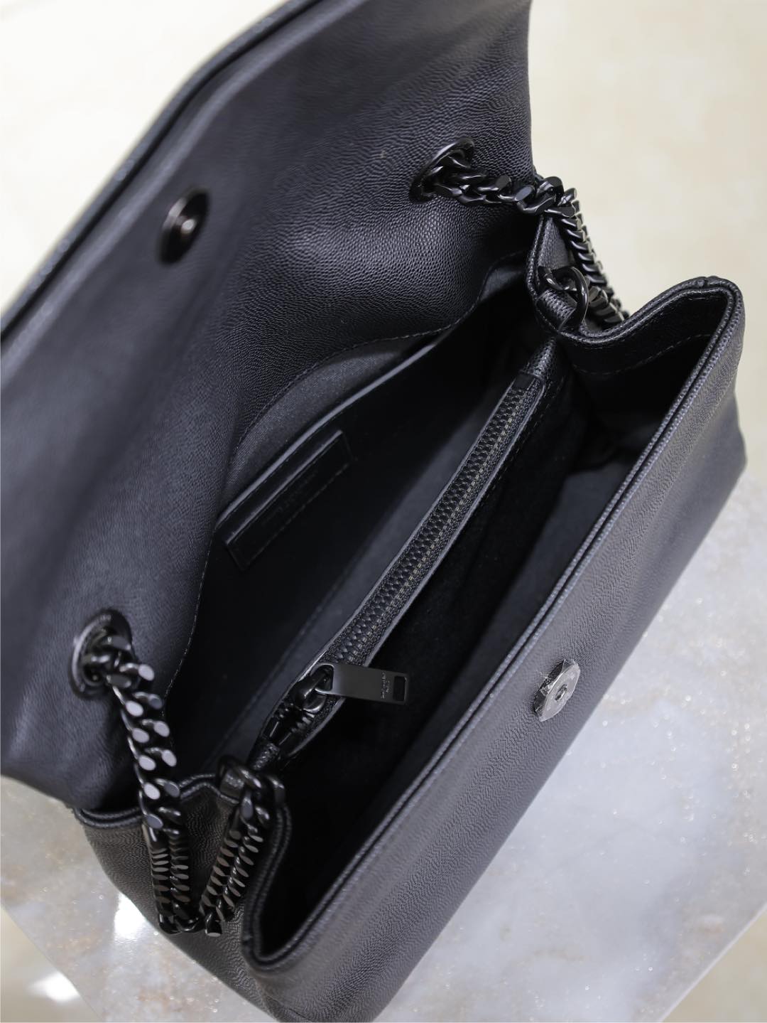 WEST Hollywood صغير BAG 24 IN أسود جلد عجل أسود Hardware